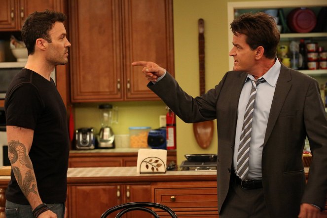 Anger Management - Charlie and the Devil - Photos - Brian Austin Green, Charlie Sheen