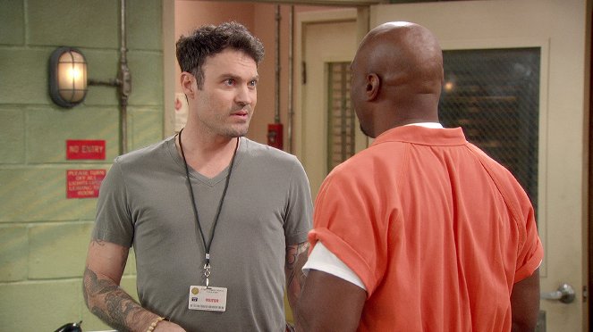 Anger Management - Season 2 - Charlie and the Temper of Doom - Photos - Brian Austin Green