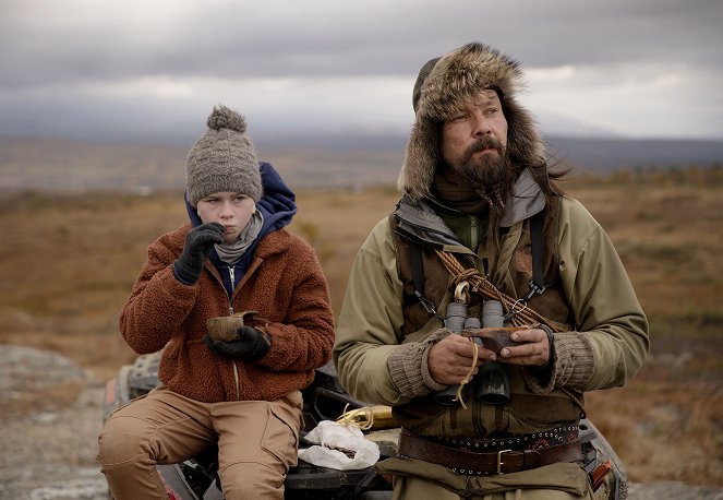 Velkommen til Utmark - Av jord er du kommet - Filmfotos