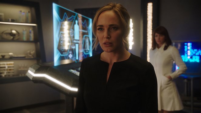 Legends of Tomorrow - Back to the Finale: Part II - Photos - Caity Lotz