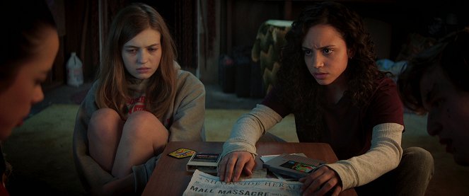 Fear Street Part 1: 1994 - Film - Olivia Scott Welch, Kiana Madeira