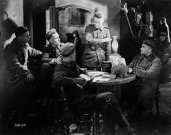 All Quiet on the Western Front - Photos - Lew Ayres