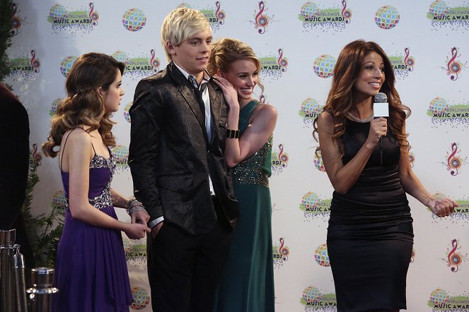 Austin & Ally - Relationships & Red Carpets - Van film - Laura Marano, Ross Lynch, Tyne Stecklein, Claudia DiFolco