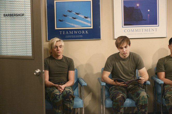Austin i Ally - Season 4 - Wojskowe fryzury i początki - Z filmu - Ross Lynch