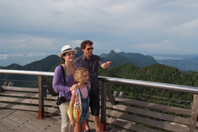 Das Traumhotel - Malaysia - Filmfotos - Elisabeth Lanz, Pamina Grünsteidl, Johannes Brandrup