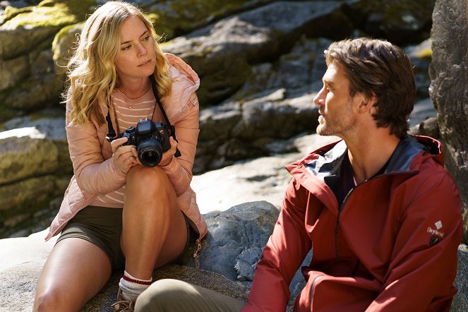 Chasing Waterfalls - Photos - Cindy Busby, Christopher Russell