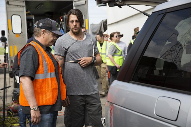 Animal Kingdom - We Don't Hurt People - Z natáčení - John Wells, Ben Robson