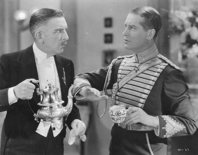 Die lustige Witwe - Filmfotos - Edward Everett Horton, Maurice Chevalier