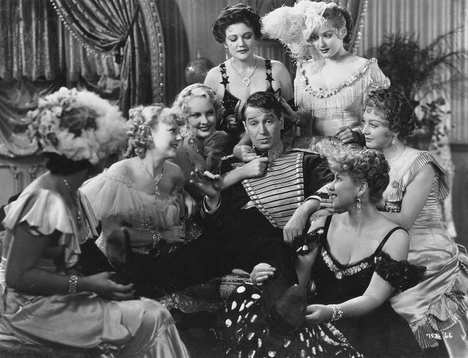 La Veuve joyeuse - Film - Minna Gombell, Maurice Chevalier