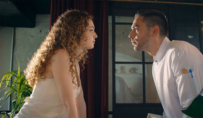 Aşkın Tarifi - Episode 5 - De la película - Kadir Doğulu