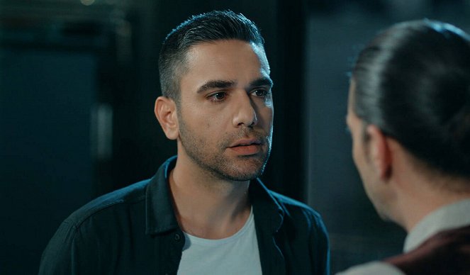 Aşkın Tarifi - Episode 6 - De la película - Kadir Doğulu