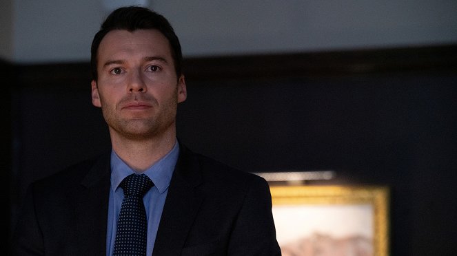 Burden of Truth - Season 4 - Standing by Peaceful Waters - Photos