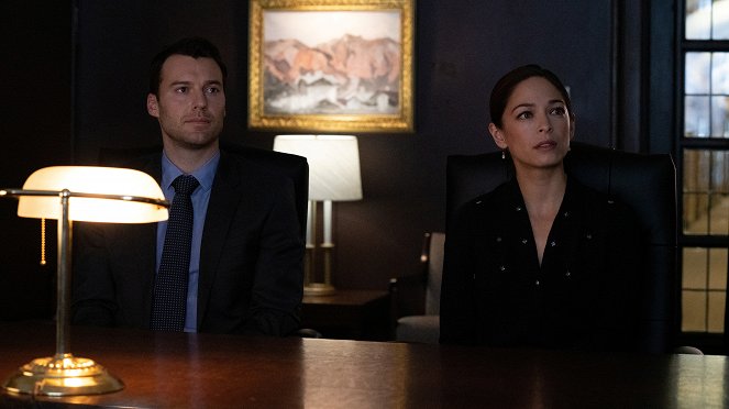 Burden of Truth - Season 4 - Standing by Peaceful Waters - Photos