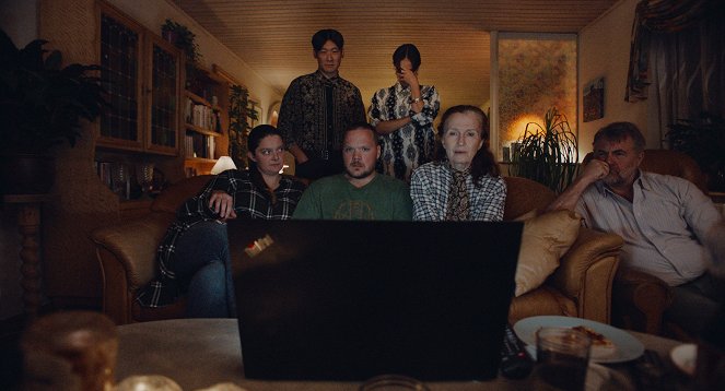 Hvor kragerne vender - De la película - Anne Sofie Wanstrup, Thomas Hwan, Adam Ild Rohweder, Rosalinde Mynster, Bodil Jørgensen, Jens Jørn Spottag