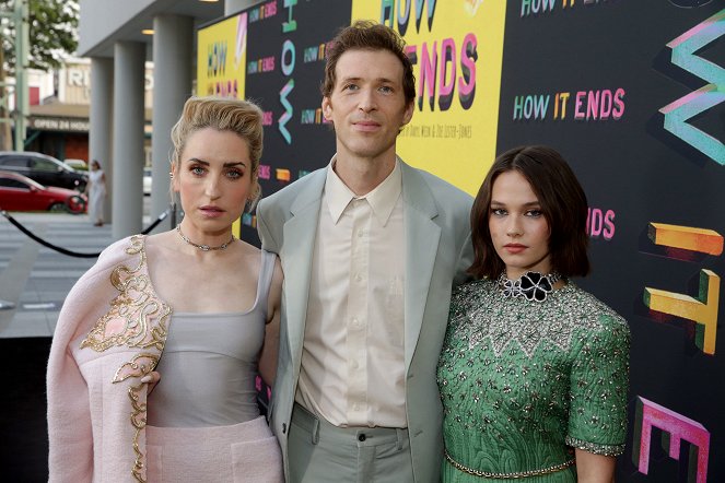 How It Ends - Événements - Los Angeles premiere of "How It Ends" at NeueHouse Hollywood on Thursday, July 15, 2021 - Zoe Lister Jones, Daryl Wein, Cailee Spaeny