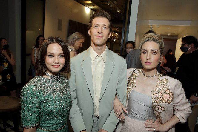 How It Ends - Veranstaltungen - Los Angeles premiere of "How It Ends" at NeueHouse Hollywood on Thursday, July 15, 2021 - Cailee Spaeny, Daryl Wein, Zoe Lister Jones