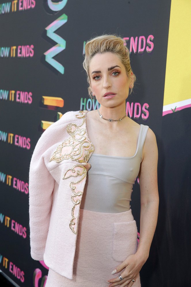 How It Ends - Events - Los Angeles premiere of "How It Ends" at NeueHouse Hollywood on Thursday, July 15, 2021 - Zoe Lister Jones