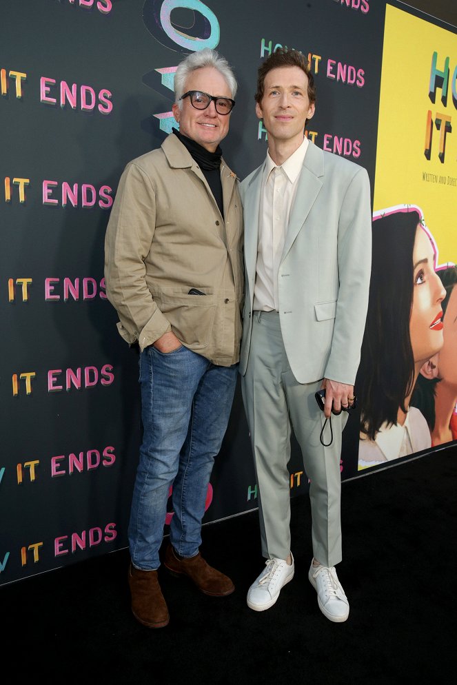 How It Ends - Veranstaltungen - Los Angeles premiere of "How It Ends" at NeueHouse Hollywood on Thursday, July 15, 2021 - Bradley Whitford, Daryl Wein