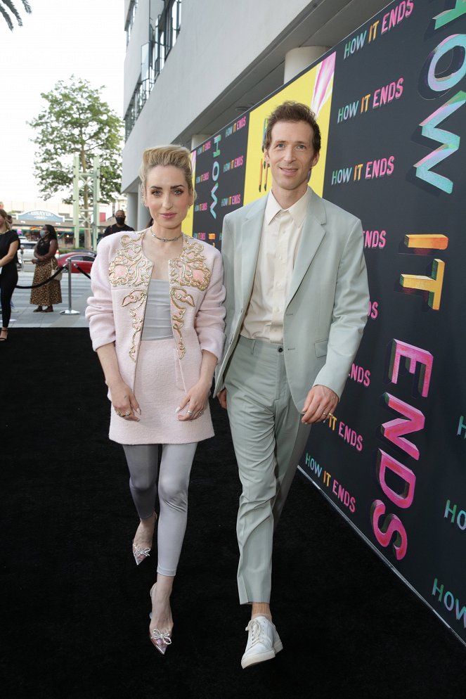 To już koniec - Z imprez - Los Angeles premiere of "How It Ends" at NeueHouse Hollywood on Thursday, July 15, 2021 - Zoe Lister Jones, Daryl Wein