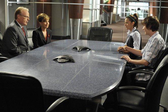 Boston Legal - The Bad Seed - Photos - Christian Clemenson, Annie Potts, Emilee Wallace