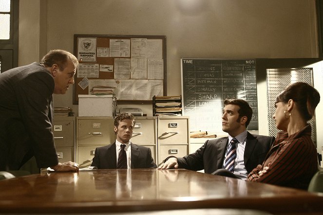 Boston Legal - Season 3 - Rosenkrieg - Filmfotos - Vic Polizos, Ashton Holmes, Craig Bierko