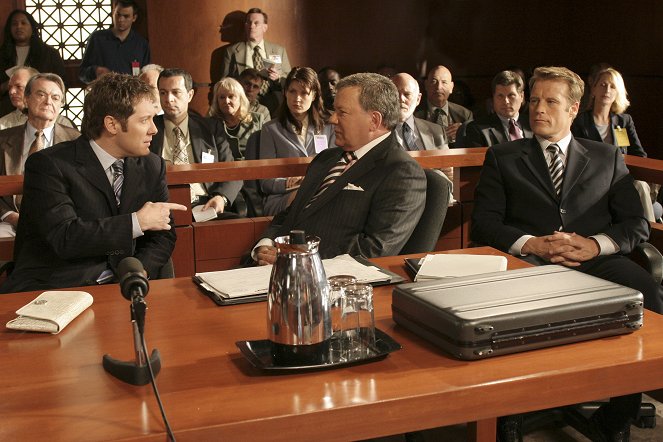 Boston Legal - Season 2 - Schadenfreude - Photos - James Spader, William Shatner, Mark Valley