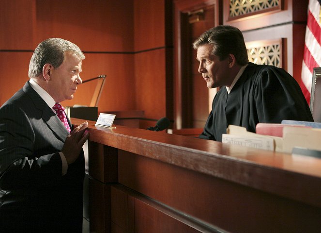 Boston Legal - Season 2 - Truly, Madly, Deeply - Photos - William Shatner, Anthony Heald