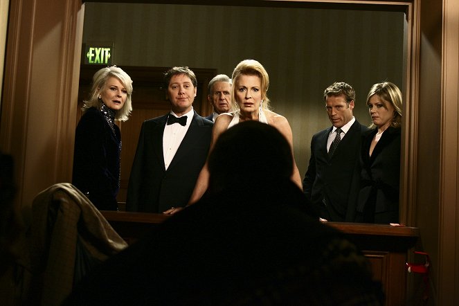 Boston Legal - ...There's Fire! - Film - Candice Bergen, James Spader, Rene Auberjonois, Joanna Cassidy, Mark Valley, Julie Bowen