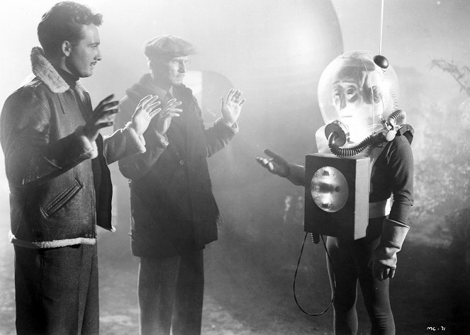 The Man from Planet X - Photos