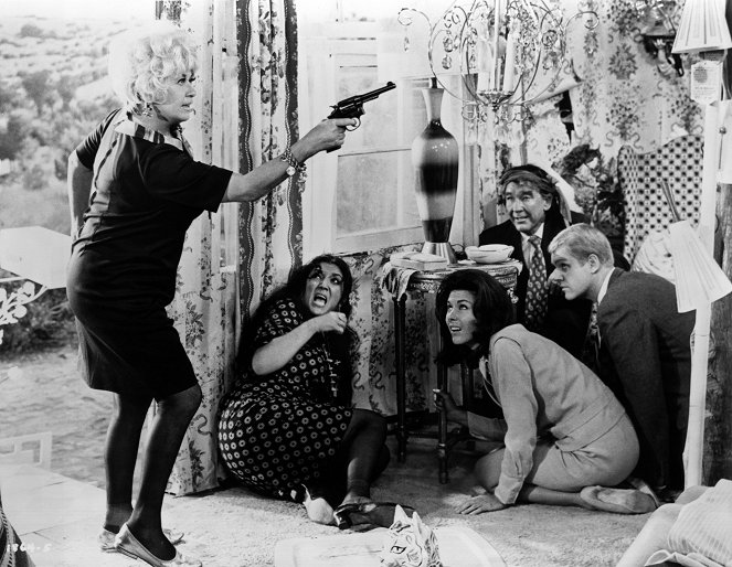 Stay Away, Joe - Filmfotók - Joan Blondell, Katy Jurado, Burgess Meredith