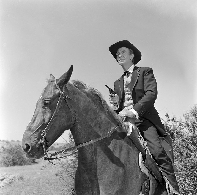 Gunfighters of Casa Grande - Photos