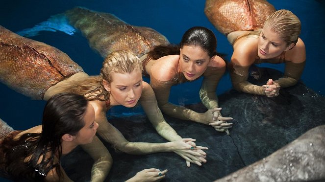 H2O - A Ilha de Mako - Um novo homem - Do filme - Allie Bertram, Isabel Durant, Gemma Forsyth, Amy Ruffle