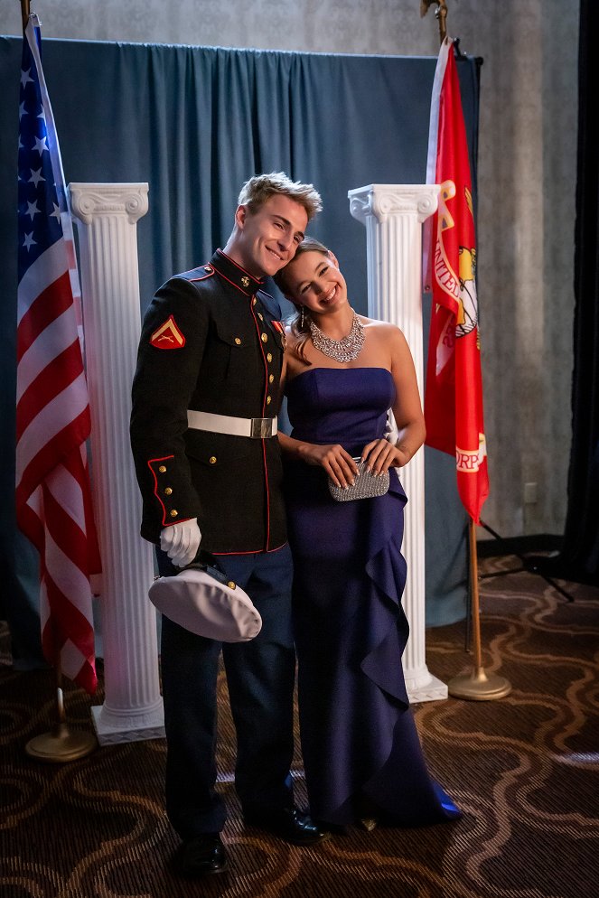 Secrets of a Marine's Wife - Kuvat elokuvasta