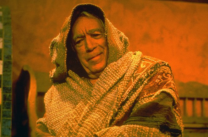 Hercules and the Amazon Women - Photos - Anthony Quinn
