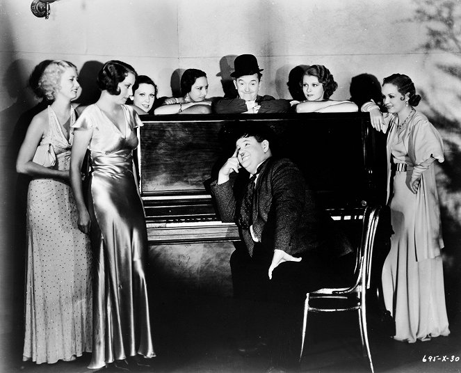 Hollywood Party - Filmfotók - Oliver Hardy, Stan Laurel