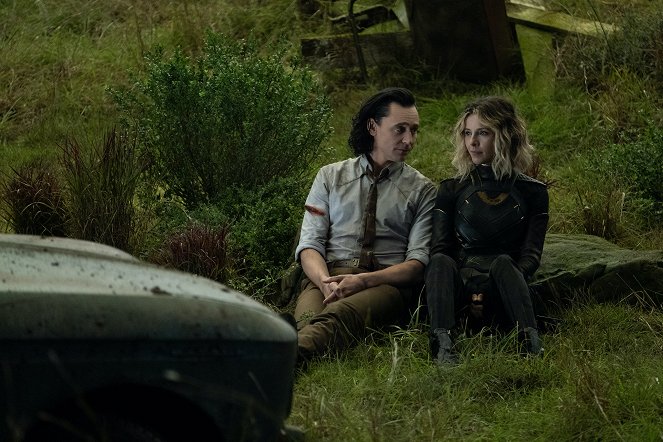 Loki - Reise ins Unbekannte - Filmfotos - Tom Hiddleston, Sophia Di Martino