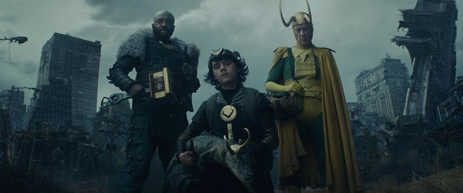 Loki - Cesta do tajomna - Z filmu - Deobia Oparei, Jack Veal, Richard E. Grant
