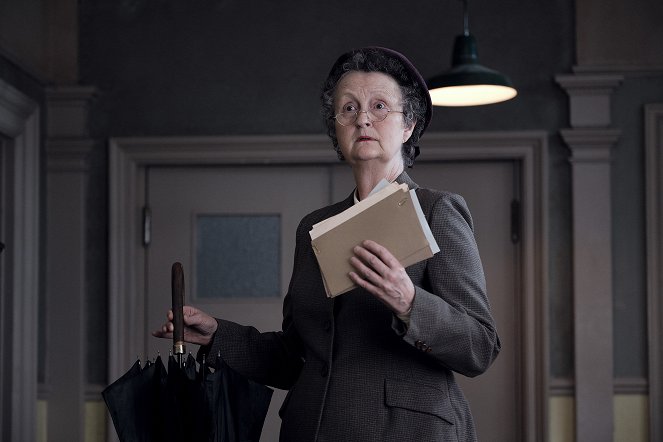 Call the Midwife - Season 9 - Episode 4 - Photos - Georgie Glen