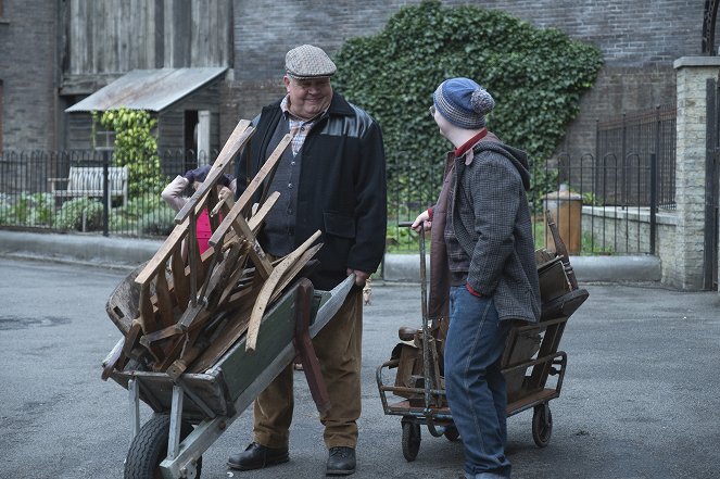 Call the Midwife - Episode 8 - Film - Cliff Parisi