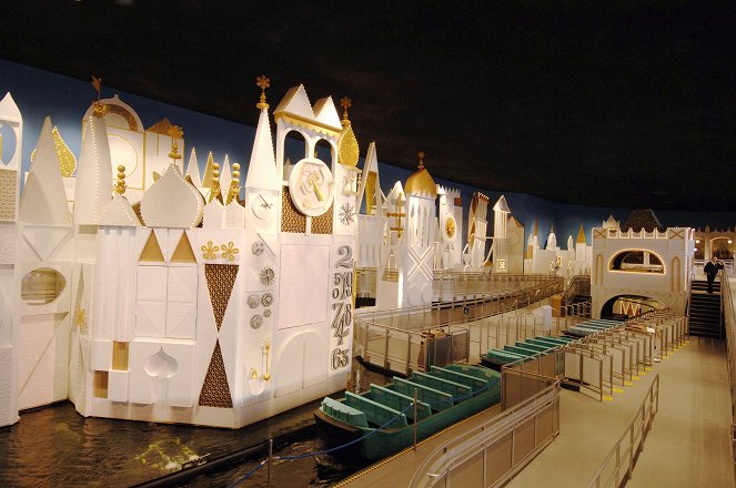Behind the Attraction - It's a Small World - Van film