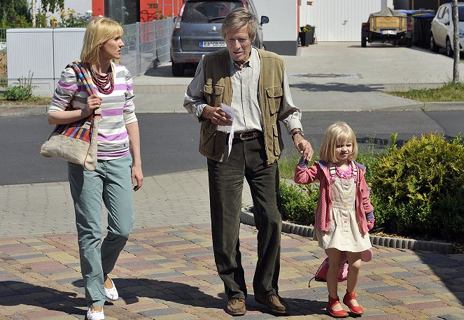Familie Dr. Kleist - Season 5 - Die Sache mit der Liebe - Photos - Winnie Böwe, Horst Janson, Emilia Pieske