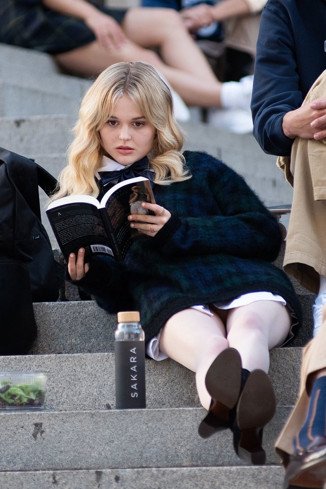 Gossip Girl - Just Another Girl on the MTA - Filmfotos - Emily Alyn Lind