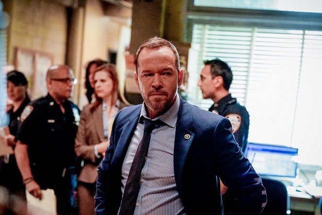Blue Bloods - Crime Scene New York - Season 9 - Playing with Fire - Photos - Donnie Wahlberg