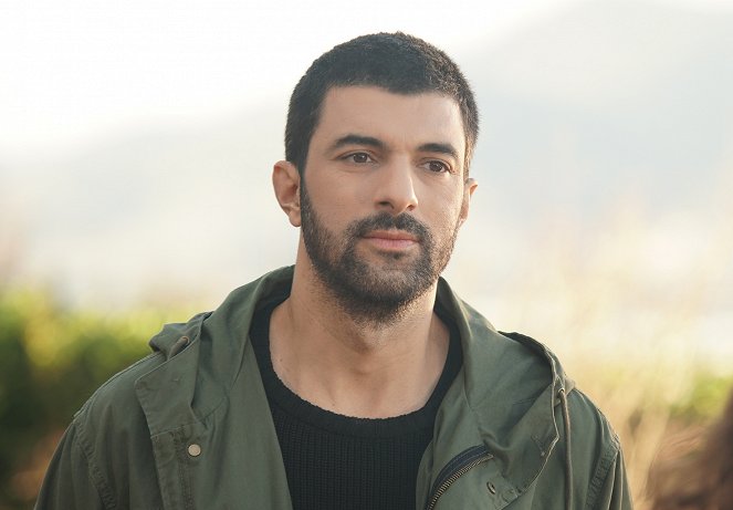 A nagykövet lánya - Filmfotók - Engin Akyürek