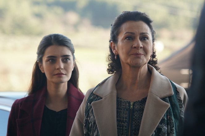 Sefirin Kızı - De la película - Tülin Yazkan, Konca Cilasun