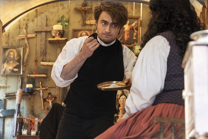 Miracle Workers - Over the Mountain - Photos - Daniel Radcliffe