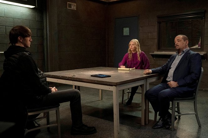 Law & Order: Special Victims Unit - Season 22 - Return of the Prodigal Son - Van film