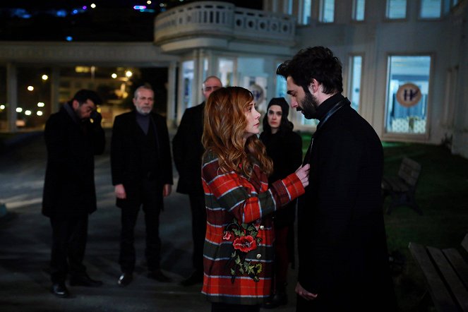 For my son - Season 3 - Episode 17 - Photos - Burçin Terzioğlu, İlker Kaleli