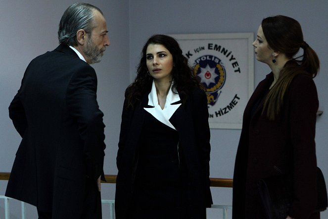 Poyraz Karayel - Season 1 - Episode 6 - De la película - Ece Özdikici
