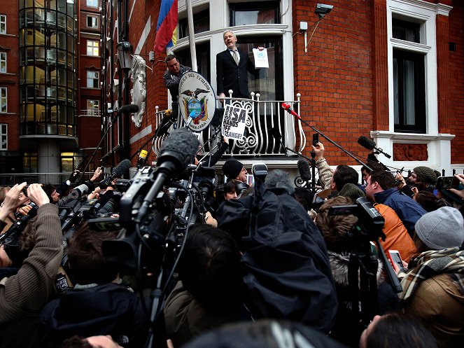 Julian Assange: Revolution Now - De la película